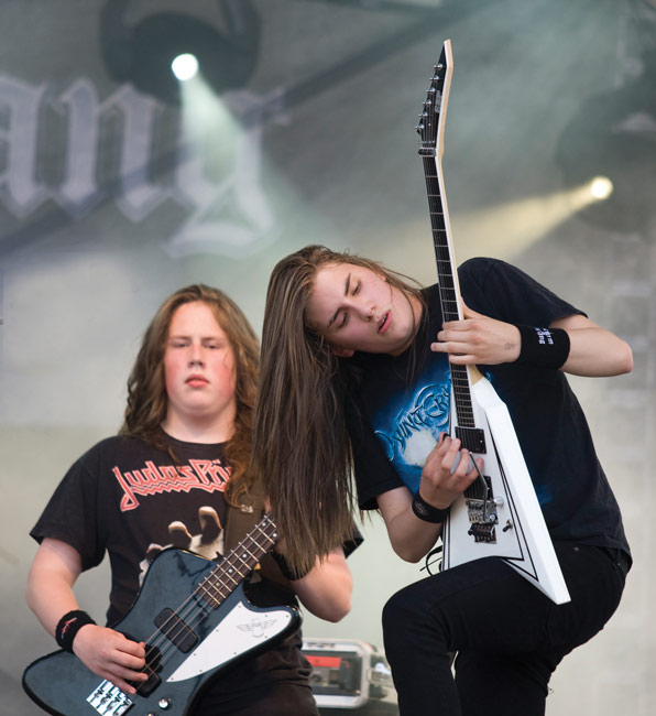 Tyypillinen asento
... ja tyyppi on Andre Linman.
Avainsanat: Sturm und Drang koria-Roll Elimäki heavy nuoret Andre Linman Henrik Kurkiala