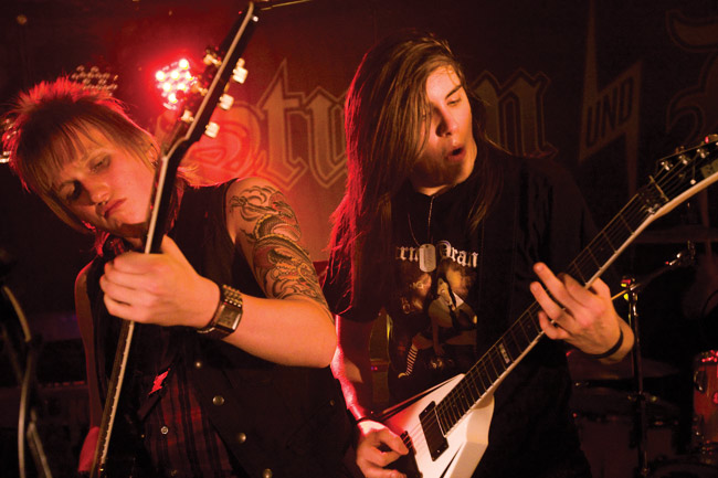 Sturm und Drang tykittää Kantrissa
Kouvola 2009
Avainsanat: Sturm und drang Hotelli Kantri Inkeroinen Kouvola Alex Ivars Andre Linman