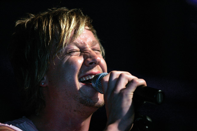 "Out of my life..."
Avainsanat: Sunrise Avenue Seukkarit ruonalan urheiluhalli Samu Haber Fairytale gone bad