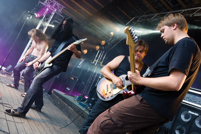 Lavapaljastus
Mitä? Soittaako ne rokkia sandaaleissa?
Avainsanat: Suuri Tuntematon SuTu Dark River festival Kotka Kymi Honkala Eerola Lauri Juho Lavapaljastus
Mitä? Soittaako ne rokkia sandaaleissa?
Avainsanat: Suuri Tuntematon SuTu Dark River festival Kotka Kymi Honkala Eerola Lauri Juho