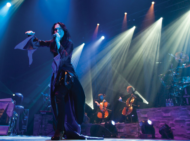 Lost northern star
Tarja Turunen, Sami Hyypiä Areena, Kuusankoski 2007.
Avainsanat: Tarja Turunen ex-Nightwish kaunis seksikäs suloinen valloittava säteilevä hiha sellot Lost northern star
Tarja Turunen, Sami Hyypiä Areena, Kuusankoski 2007.
Avainsanat: Tarja Turunen ex-Nightwish kaunis seksikäs suloinen valloittava säteilevä hiha sellot