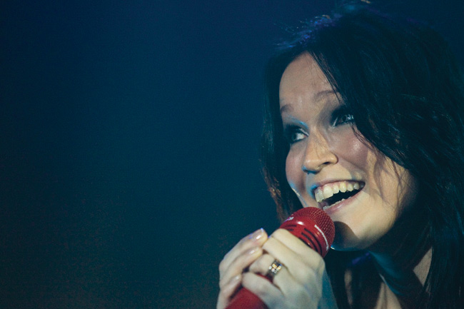 Valloittava
Avainsanat: Tarja Turunen ex-Nightwish kaunis seksikäs suloinen valloittava säteilevä lava Sami Hyypiä Areena Kuusankoski iloinen ihana nauraa