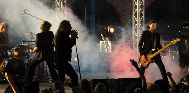 Technicolour 2007
Bastion Rock, Hamina 2007.
Avainsanat: Technicolour Jimi Pääkallo Gary Keskinen Dingo Toni Hintikka can i get to heaven hamina bastion rock savu Technicolour 2007
Bastion Rock, Hamina 2007.
Avainsanat: Technicolour Jimi Pääkallo Gary Keskinen Dingo Toni Hintikka can i get to heaven hamina bastion rock savu