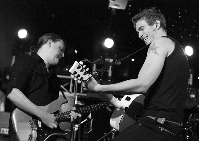 Kitaristikivaa
Mustavalkoisena
Avainsanat: The Giant Leap Lux Nightclub helsinki All in my head hymyillä iloinen komea kitaristi pitää hauskaa kitaristikivaa mustavalkoinen mv