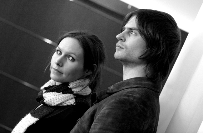 Nina ja Peter
The Cardigansin keulahahmot poseeraavat Seaside Hotellin aulassa.
Avainsanat: the Cardigans Peter Svensson Nina Persson Ruotsi ruotsalainen poseerata Super extra gravity Nina ja Peter
The Cardigansin keulahahmot poseeraavat Seaside Hotellin aulassa.
Avainsanat: the Cardigans Peter Svensson Nina Persson Ruotsi ruotsalainen poseerata Super extra gravity