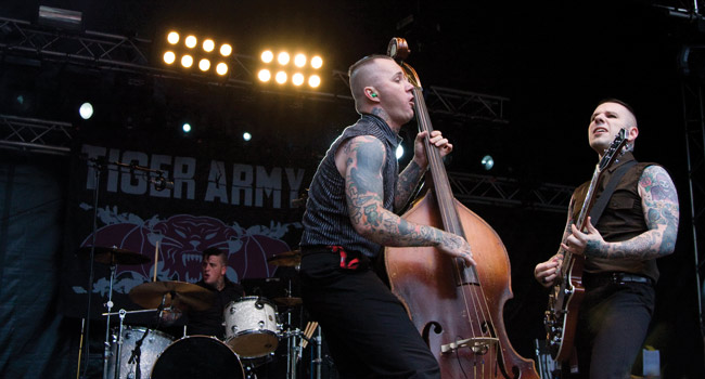 Ghost Tigers
Tiger Army, Ankkarock 2008.
Avainsanat: Tiger Army Ankkarock Vantaa Nick 13 Geoff Kresge James Meza ghost Ghost Tigers
Tiger Army, Ankkarock 2008.
Avainsanat: Tiger Army Ankkarock Vantaa Nick 13 Geoff Kresge James Meza ghost