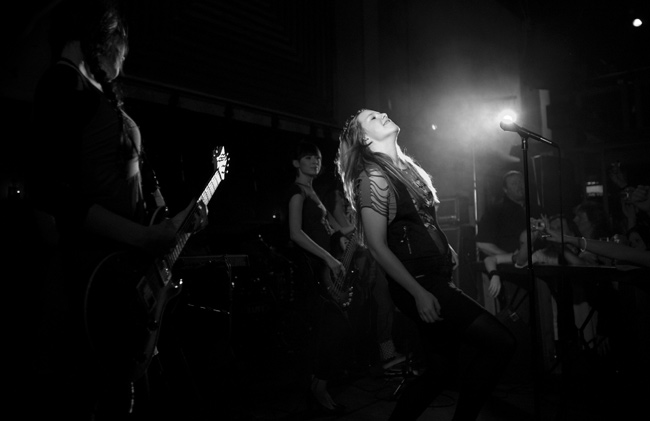 Tiktak 
Amarillo, Kotka 2007
Avainsanat: Tiktak jäähyväiskiertue hei me lopetetaan oikeesti mustavalkoinen Petra samantekevää Noora Mimmu yleisö