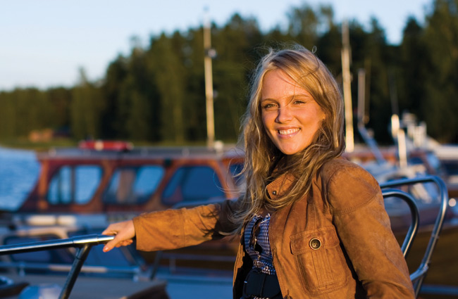Laiturilla
Titta hakala, Pyhtää 2007.
Avainsanat: Titta Hakala solisti malli Idols kaunis hyvännäköinen seksikäs iloinen pyhtää lököre laituri vene ilta-aurinko kaide Laiturilla
Titta hakala, Pyhtää 2007.
Avainsanat: Titta Hakala solisti malli Idols kaunis hyvännäköinen seksikäs iloinen pyhtää lököre laituri vene ilta-aurinko kaide