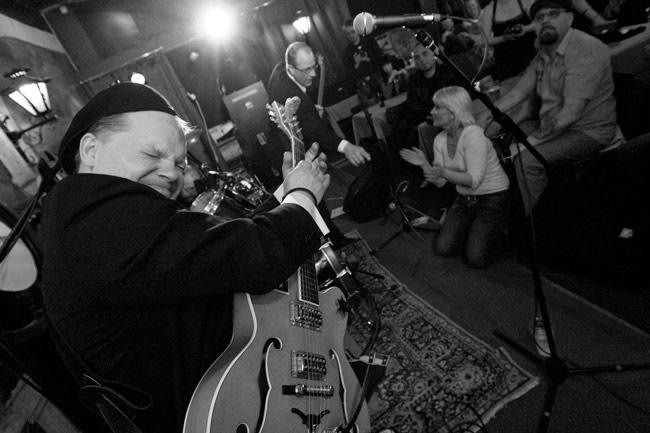 Tulkintaa
Tommy and the Teenagers
Avainsanat: Tommy and the Teenagers Kairo Kelmu 30 vuottaTommy Tarvanen yleisö Tulkintaa
Tommy and the Teenagers
Avainsanat: Tommy and the Teenagers Kairo Kelmu 30 vuottaTommy Tarvanen yleisö