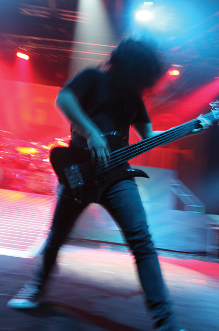 Speedmetal?
Too fast to be a bassman?
Avainsanat: Trivium Black Crusade trash metal Helsinki Paolo Gregoletti bassman hiukset hair mosh moving liike