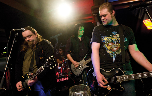 Twelve Inches 2009
Back Room, Kotka
Avainsanat: Twelve Inches Back Room Kotka Juha Marko Pete Tuukka