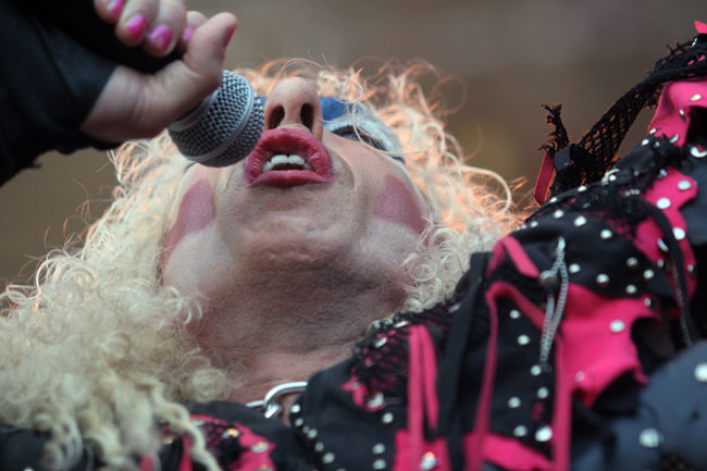 Stay hungry
Avainsanat: Twisted Sister Daniel Dee Snider meikattu blondi come out and play suu huulet lähikuva Stay hungry
Avainsanat: Twisted Sister Daniel Dee Snider meikattu blondi come out and play suu huulet lähikuva