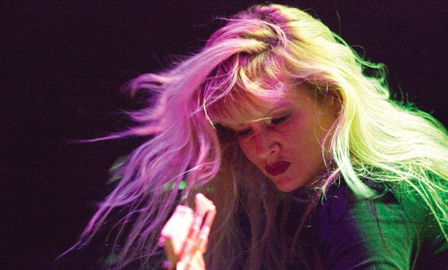 Hurmaava Lynn Louise Lowrey
Avainsanat: Vixen Lynn Louise Lowrey Helsinki kulttuuritalo kettu hurmaava kaunis seksikäs vauhdikas blondi basisti