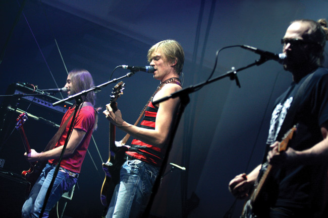 von Hertzenin veljekset
Jonne, Mikko ja Kie
Avainsanat: von Hertzen Brothers veljekset Jonne Mikko Kie rivi soittajat mahtipontinen Experience Approach