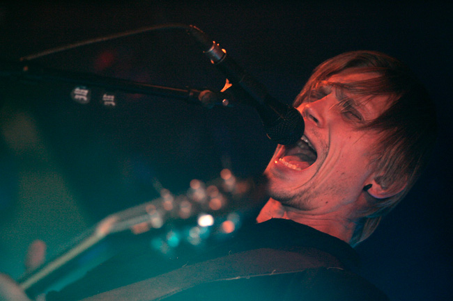 Mikko
von Hertzen Brothers, Yellowstone, Kotka 2006.
Avainsanat: von Hertzen Brothers Mikko veljekset meno päällä proge energia Sibelius-lukio laulaa tausilla stemmat mahtipontinen Mikko
von Hertzen Brothers, Yellowstone, Kotka 2006.
Avainsanat: von Hertzen Brothers Mikko veljekset meno päällä proge energia Sibelius-lukio laulaa tausilla stemmat mahtipontinen