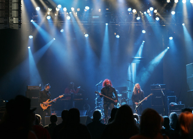 Waltari 2006
FME:n lavalla, Kaapelitehdas, Helsinki 2006.
Avainsanat: Waltari Kärtsy Hatakka Jariot Lehtinen Sami Yli-Sirniö Ville Vehviläinen FME valokiilat heavy Blood sample Helsinki