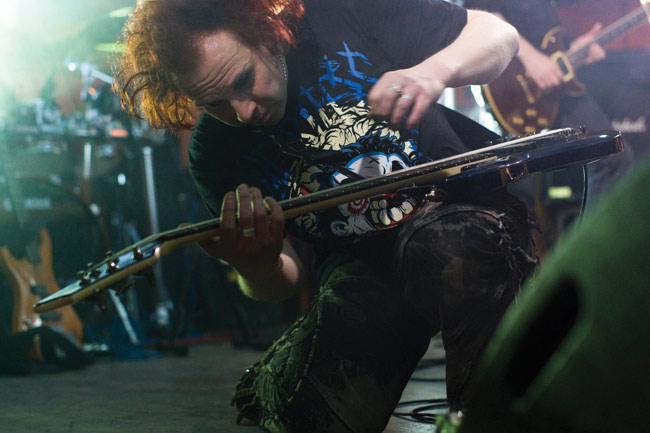 Lavan pinnassa
Avainsanat: Waltari Kärtsy Hatakka Amarillo Sokos sormet kädet