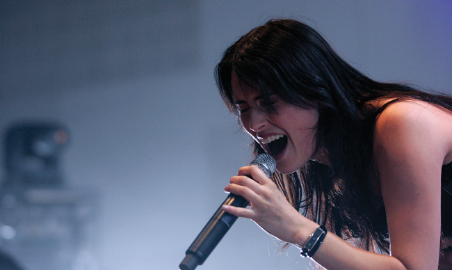 Täysillä
Avainsanat: Within Temptation Sharon den Adel laulaa täysillä laulaja etukeno hollanti alankomaat