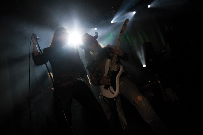 Häikäisee
Wolftrap
Avainsanat: Dark Winter Festival festivaali karhula Kotka Sammolla Wolftrap Markus Vanhala stetson Jussi Serengil