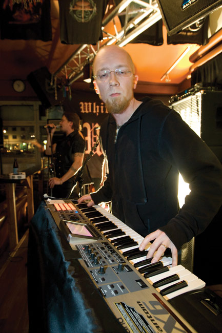 Kosketinvelho
Juuso Elminen
Avainsanat: WSOP White Shades of Purple Back Room Juuso Elminen koskettimet Kosketinvelho
Juuso Elminen
Avainsanat: WSOP White Shades of Purple Back Room Juuso Elminen koskettimet