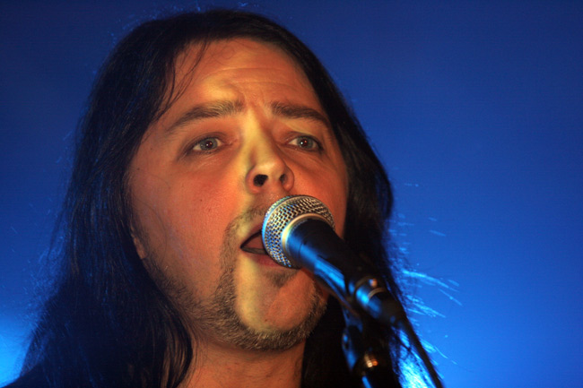 Oikee enkeli
Jukka Lewis laulaa Oikeeta enkeliä.
Avainsanat: Jukka Lewis Oikee enkeli laulaa basisti