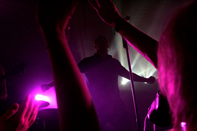 Kuolematon
Avainsanat: Yö Olli Lindholm Kuolematon kädet vahva yleisö profiili