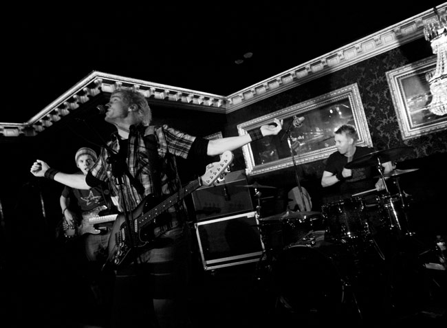 Salvation
Year of the dog
Avainsanat: Year of the dog Ilon Talo Kotka Lauri Yrjölä Toni Mustonen Miikka de Vocht