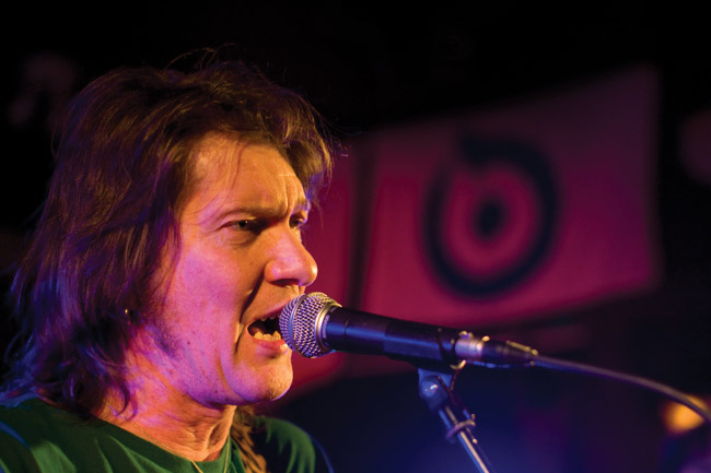 Kaunis poika (?)
Miika Söderholm
Avainsanat: Ypö-Viis Kesto-klubi Kotka Kairo Miika Söderholm punk